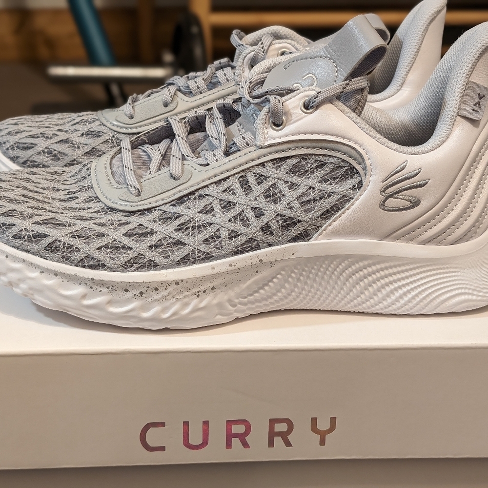 Curry Flow 9 team 'white mod gray' Under Armour